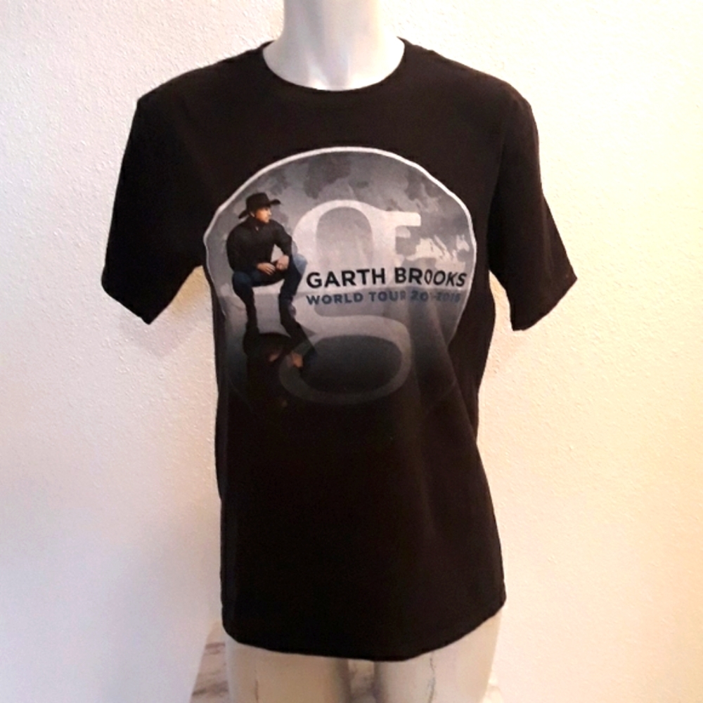 Garth Brooks 2014-2016 World Tour Small‎ Tee